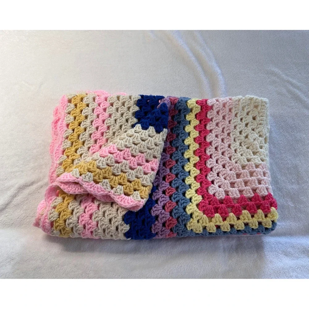 Handmade Crochet Granny Square Blanket Scalloped Edge Lap Throw 52x33